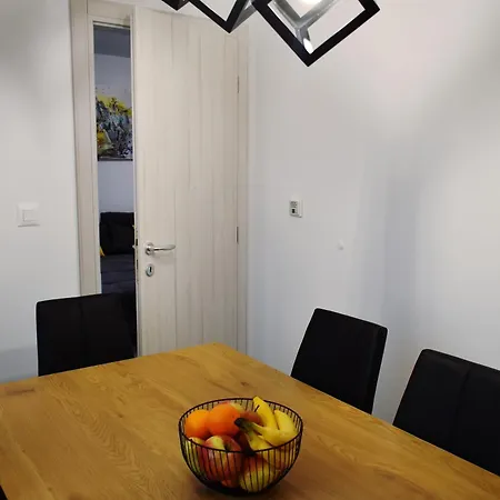 Appartement Spacious With Outdoor Space And Parking *