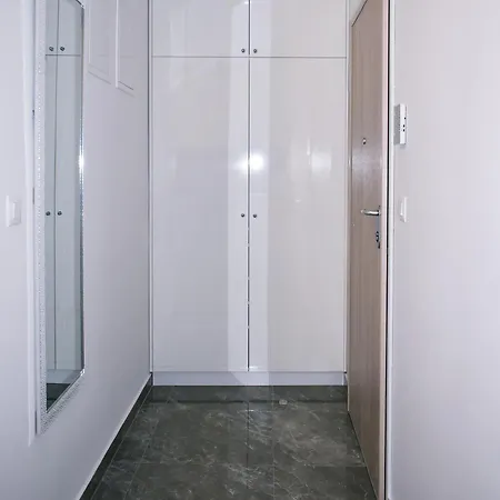 Appartement Spacious With Outdoor Space And Parking